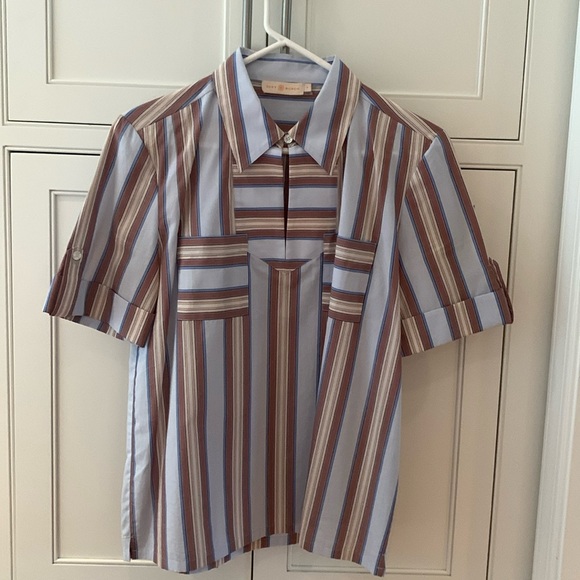Tory Burch striped shirt with short sleeves and button detail. - Picture 1 of 7
